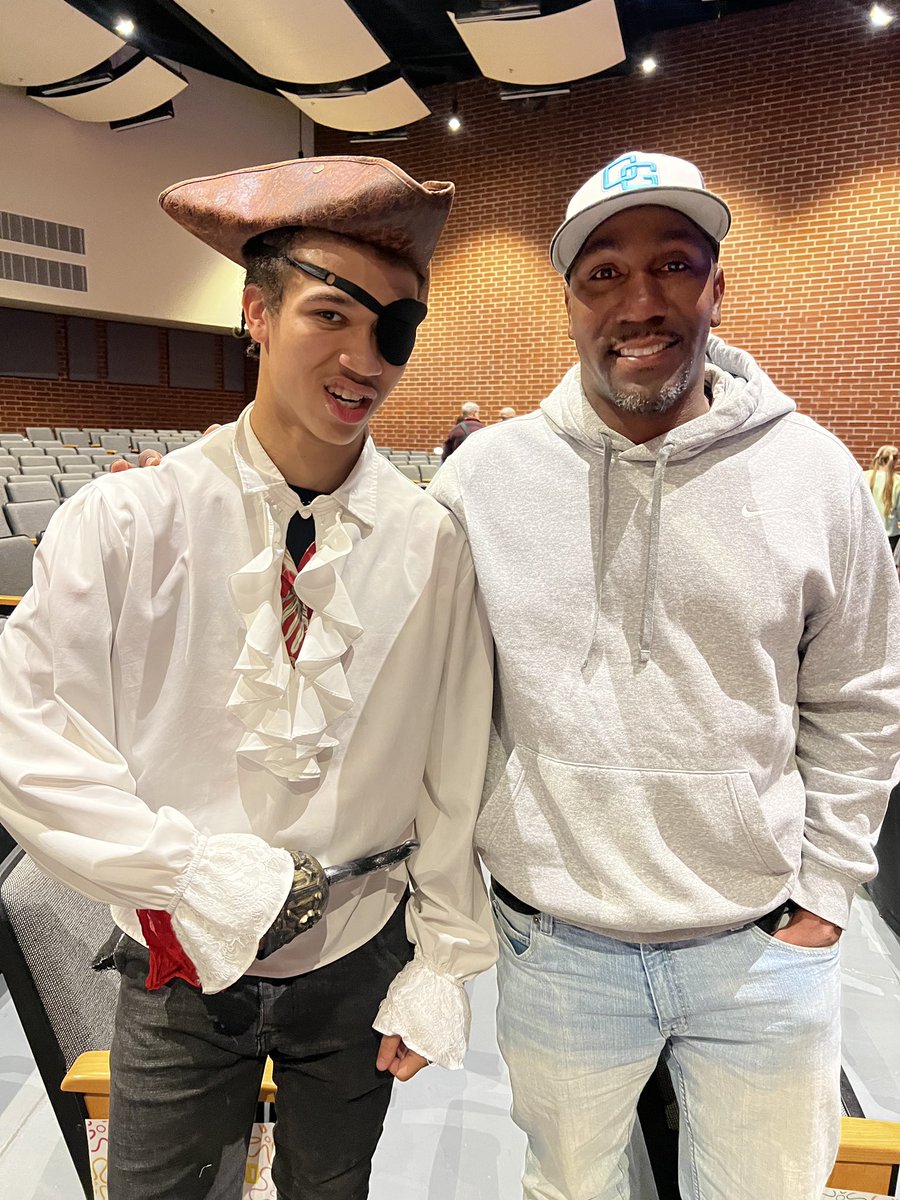 From Running Back to Patchy the Pirate in the school play! That A  Boy Alex! 
🐻⬇️ <a href="/OakGroveGrizzFB/">Oak Grove Football</a> 🏈🎭