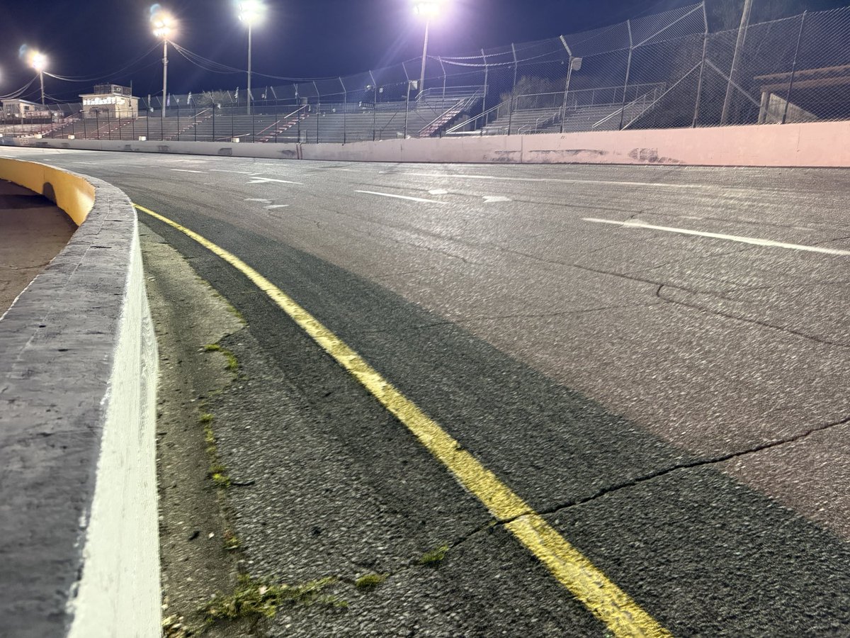 Quiet track <a href="/5FlagsSpeedway/">5 Flags Speedway</a> <a href="/jeff_gluck/">Jeff Gluck</a>