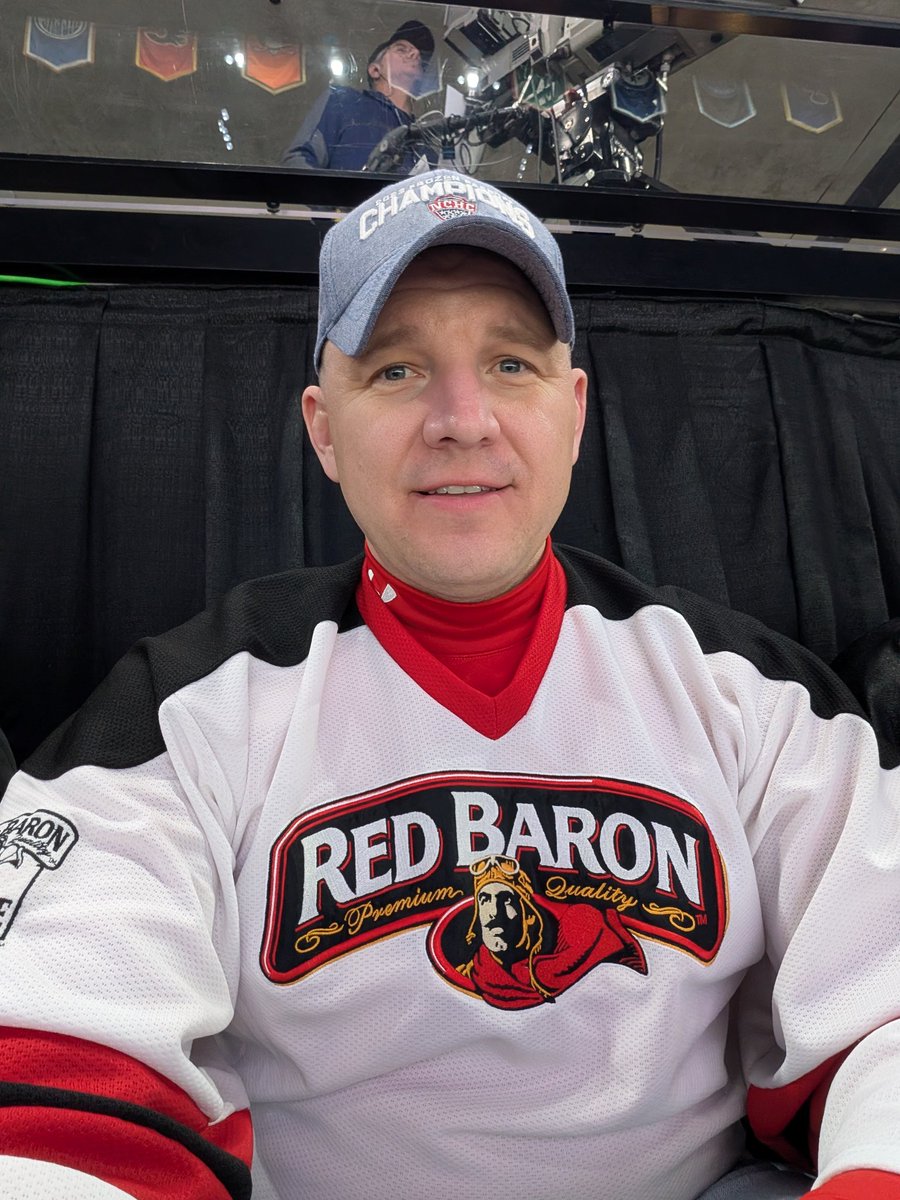 GucciPeej's tweet photo. @redbaronpizza @SchlossmanGF @rustykath Still representing after all these years. #lastcallinstpaul #NCHChockey #wcha https://t.co/inqMCp6pZw