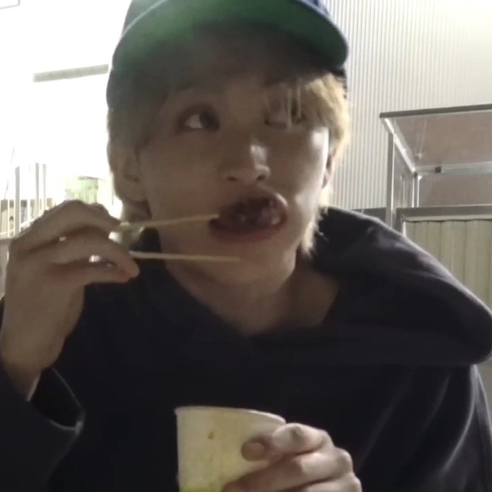 ㉲콘¹⁹⁹⁹ tweet media