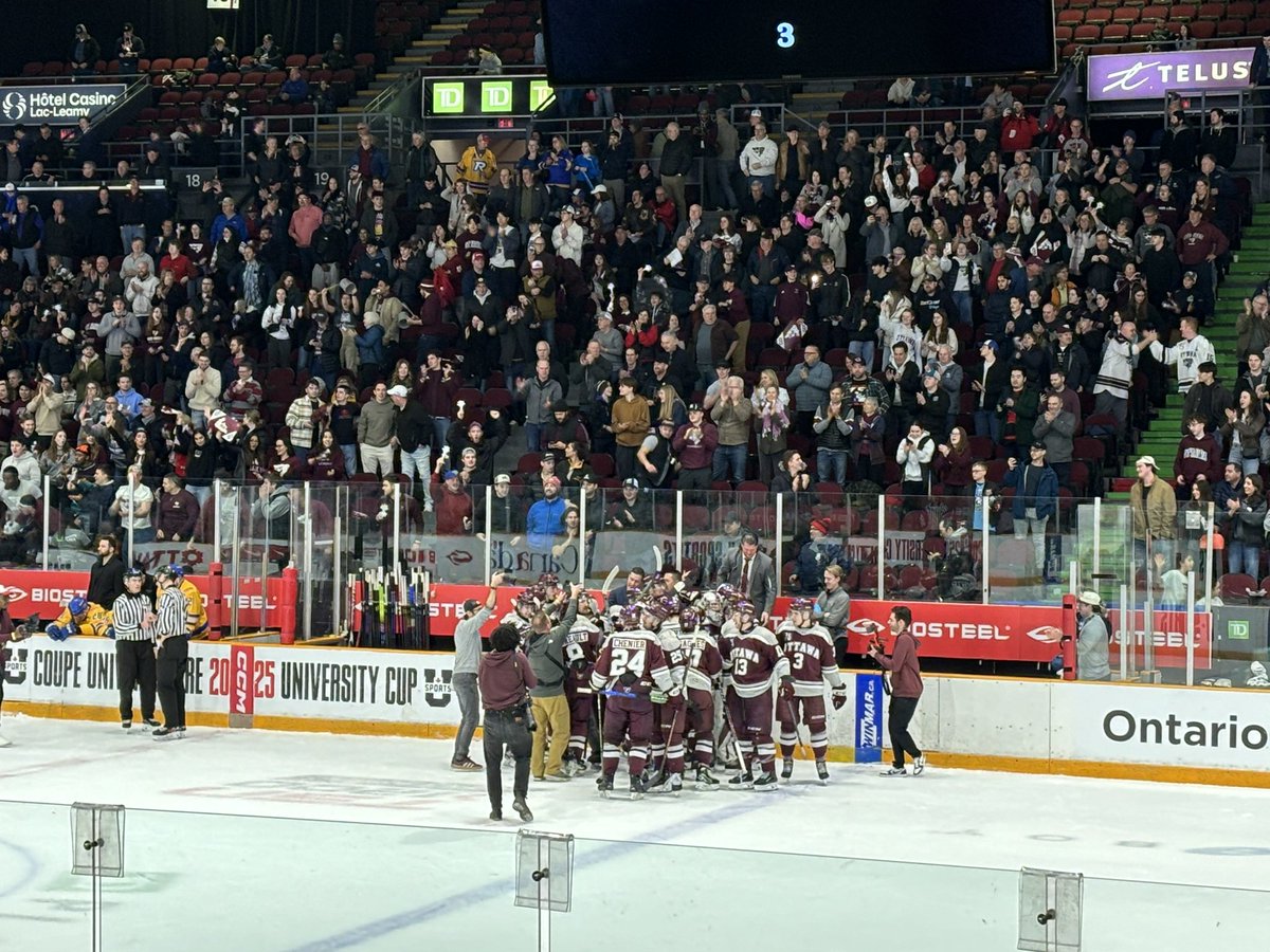 vbacch23's tweet photo. @GeeGeesMHKY @USPORTSca @gregkolz Finish it!!  #universitycup #ucup #hockeysbestkeptsecret #ciau #cis https://t.co/zLmcso27uw