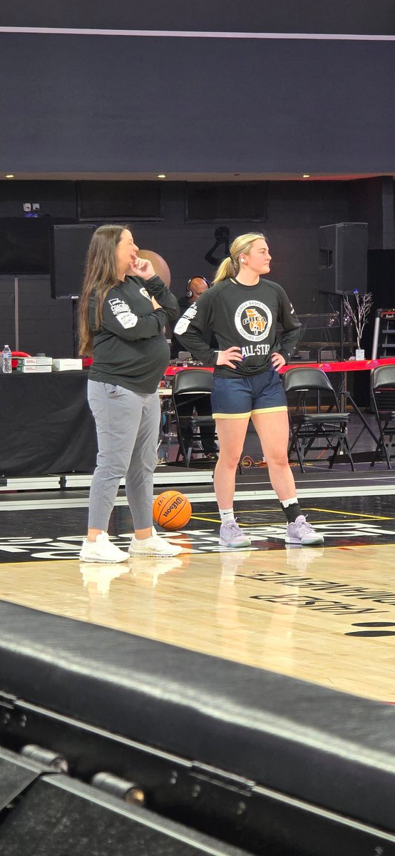 Jason Taylor (@coachtaylor_rr1) on Twitter photo So proud of the way these ladies have represented River Ridge! Going to miss seeing them every day, but excited to see what the future brings. <a href="/SophiaPearl2025/">Sophia Pearl</a> <a href="/kkcleav41/">Kayla Cleaveland</a>
Also, shout out to one of RR's all-time greats, <a href="/Jordan_Tetley/">Jordan Tetley</a> getting that W today. #KnightNation So proud of the way these ladies have represented River Ridge! Going to miss seeing them every day, but excited to see what the future brings. <a href="/SophiaPearl2025/">Sophia Pearl</a> <a href="/kkcleav41/">Kayla Cleaveland</a>
Also, shout out to one of RR's all-time greats, <a href="/Jordan_Tetley/">Jordan Tetley</a> getting that W today. #KnightNation
