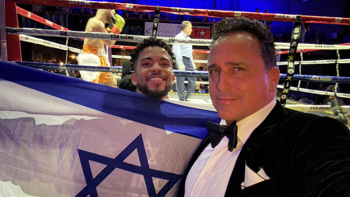 Christopher Macchio (@chrismacchio) on Twitter photo Honored to receive a special award tonight from <a href="/StarBoxing/">Star Boxing</a> after singing the National Anthem at the <a href="/TheParamountNY/">The Paramount in Concert with Northwell</a>, where I will be doing my <a href="/LiveNation/">Live Nation</a> concert ONE WEEK FROM TONIGHT!
TICKET LINK BELOW!
concerts.livenation.com/christopher-ma… Honored to receive a special award tonight from <a href="/StarBoxing/">Star Boxing</a> after singing the National Anthem at the <a href="/TheParamountNY/">The Paramount in Concert with Northwell</a>, where I will be doing my <a href="/LiveNation/">Live Nation</a> concert ONE WEEK FROM TONIGHT!
TICKET LINK BELOW!
concerts.livenation.com/christopher-ma…