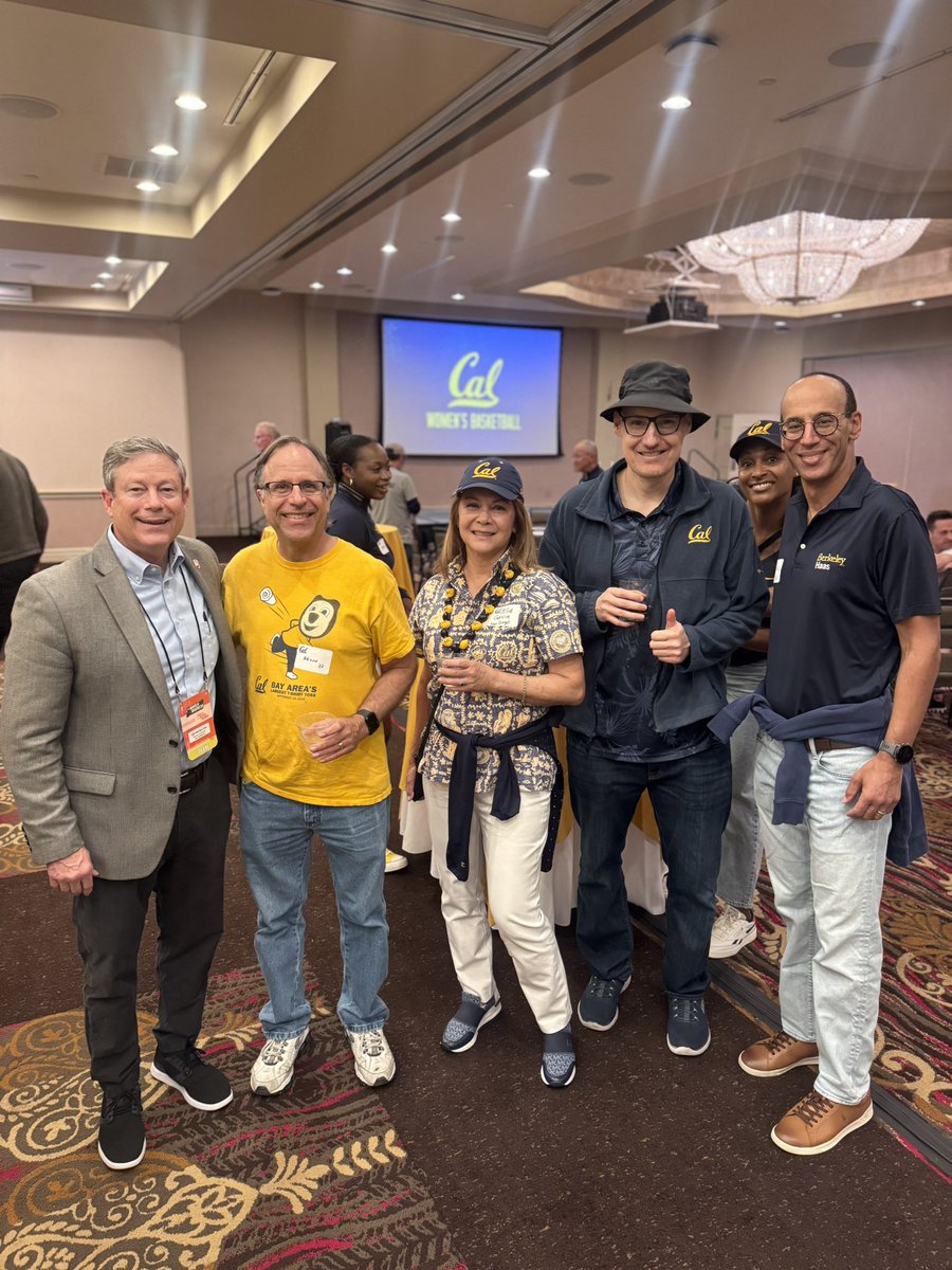lwebster24's tweet photo. Great few days in SoCal for @CalAthFund supporters, tough game today but so proud of our @CalWBBall season π
First time dancing since 2019 π Stanford sweep and 16-1 home season, inaugural @theACC debut β¨
#GoBears #SoCALfamily https://t.co/ywBpGPlfi1