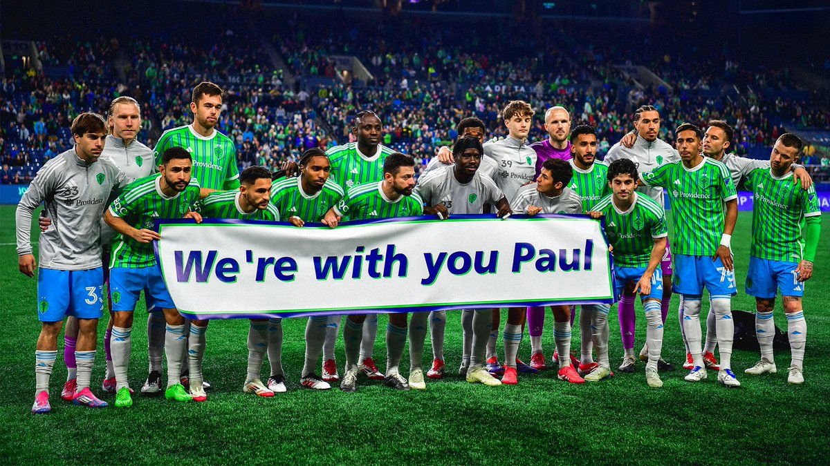 Got the squad behind you, <a href="/PaulArriola/">Paul Arriola</a> 💚💙