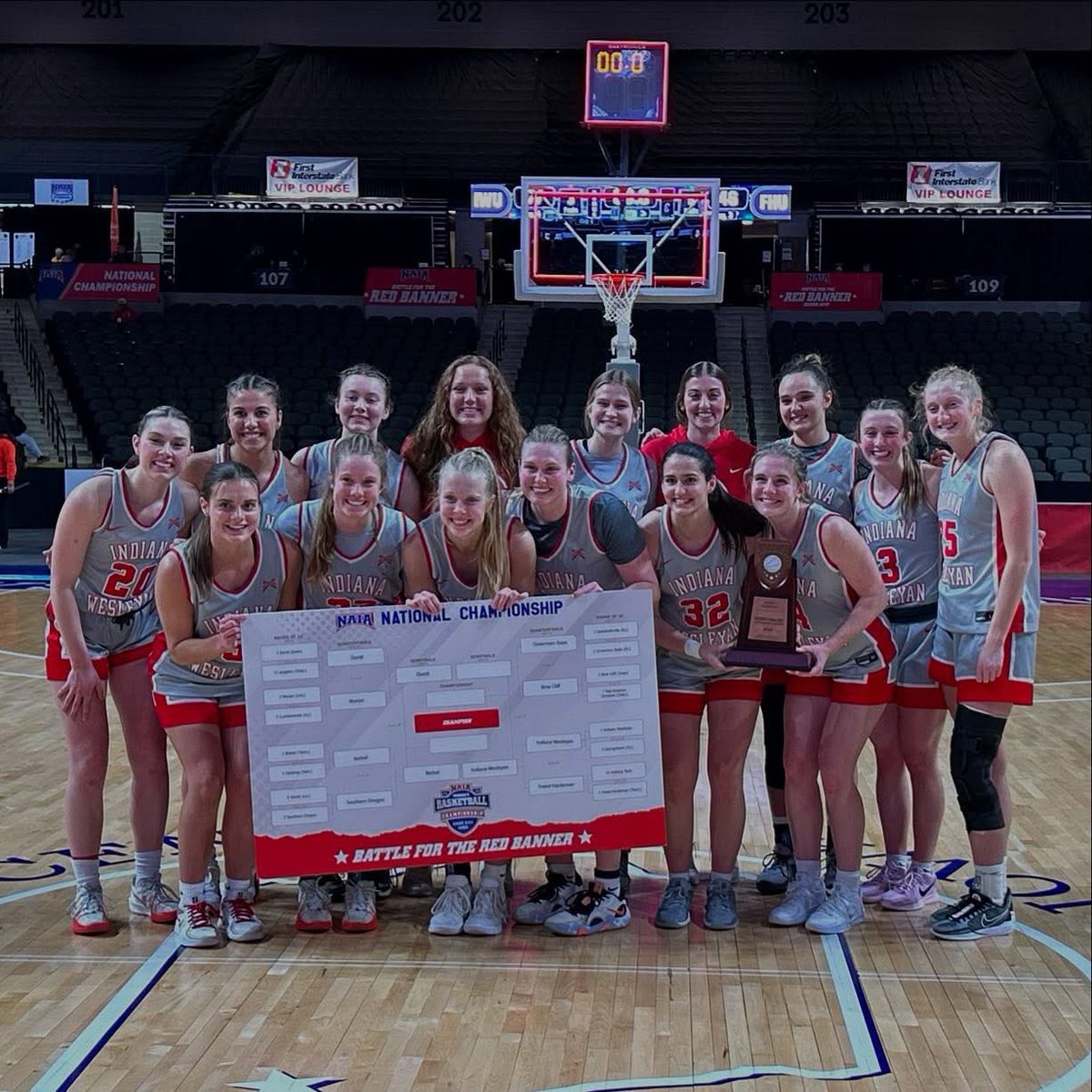 Huge shoutout to LCC alum <a href="/torithompson_5/">tori thompson</a> &amp; her <a href="/IWU_WBB/">IWU WBB</a> teammates as they advance to tne <a href="/NAIA/">NAIA</a> FINAL FOUR on Monday!! #KnightPride 💙🤍❤️🤍