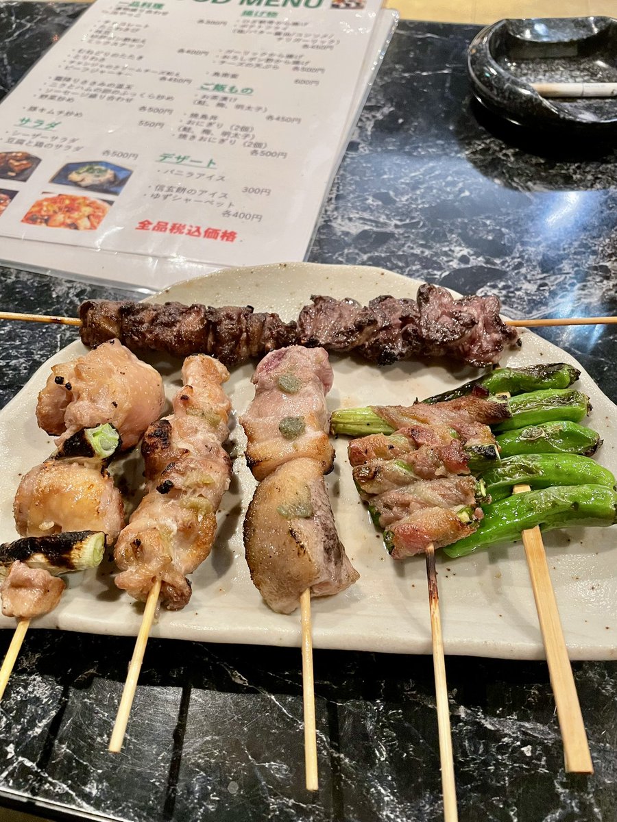 tomoilu's tweet photo. この日の7種盛りでは、つなぎという希少部位が当たりました🎯
せせりとハツの間みたいな味わいでおいしかったです!ご馳走様でした😋
#ヤッチ
#金成亮
#SOUNDBAG
#7種盛り https://t.co/Pi8La0fgAN