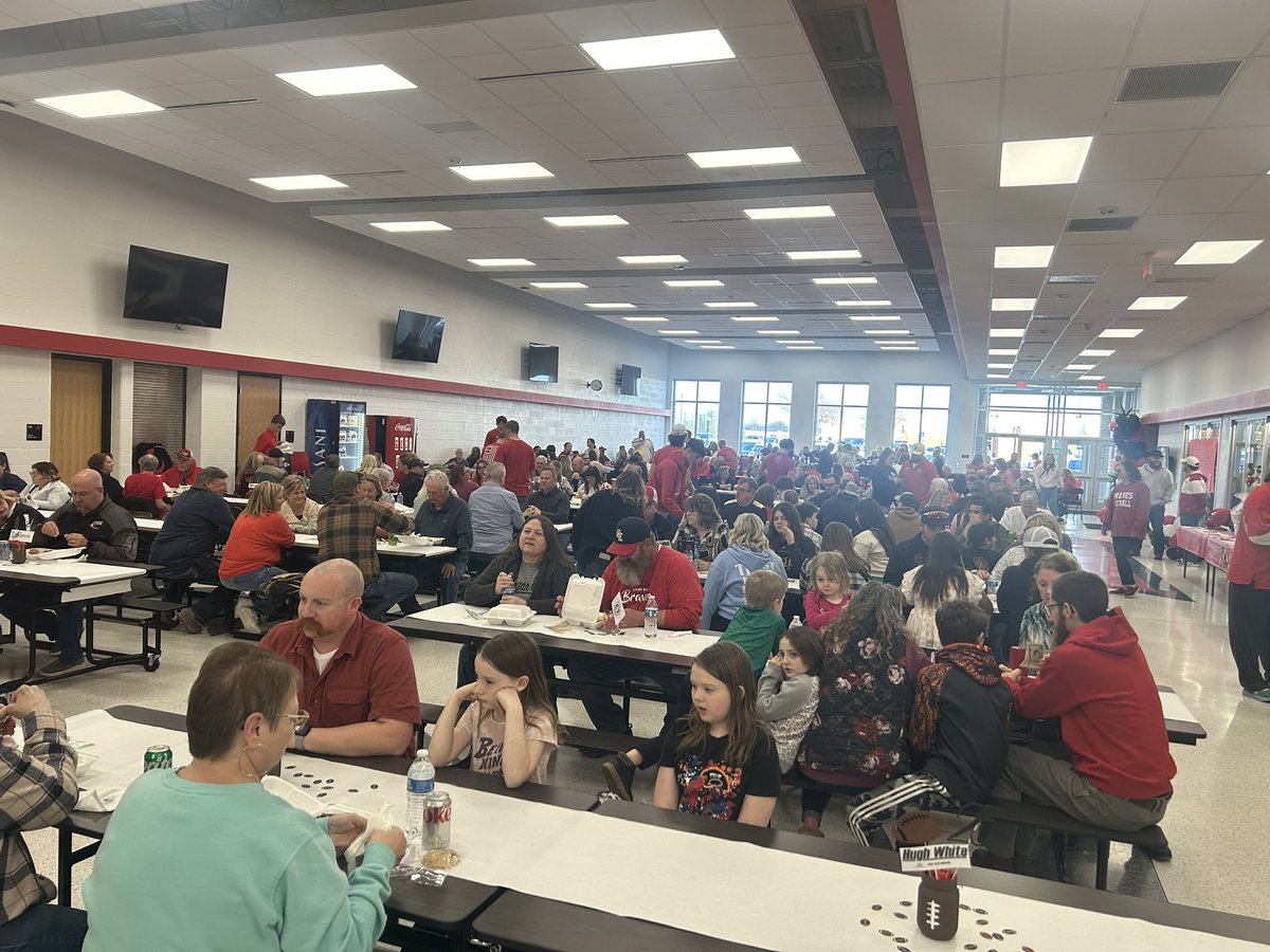 LEBravesFB's tweet image. Thank you Logan Elm families and community for your support and an incredible event!
