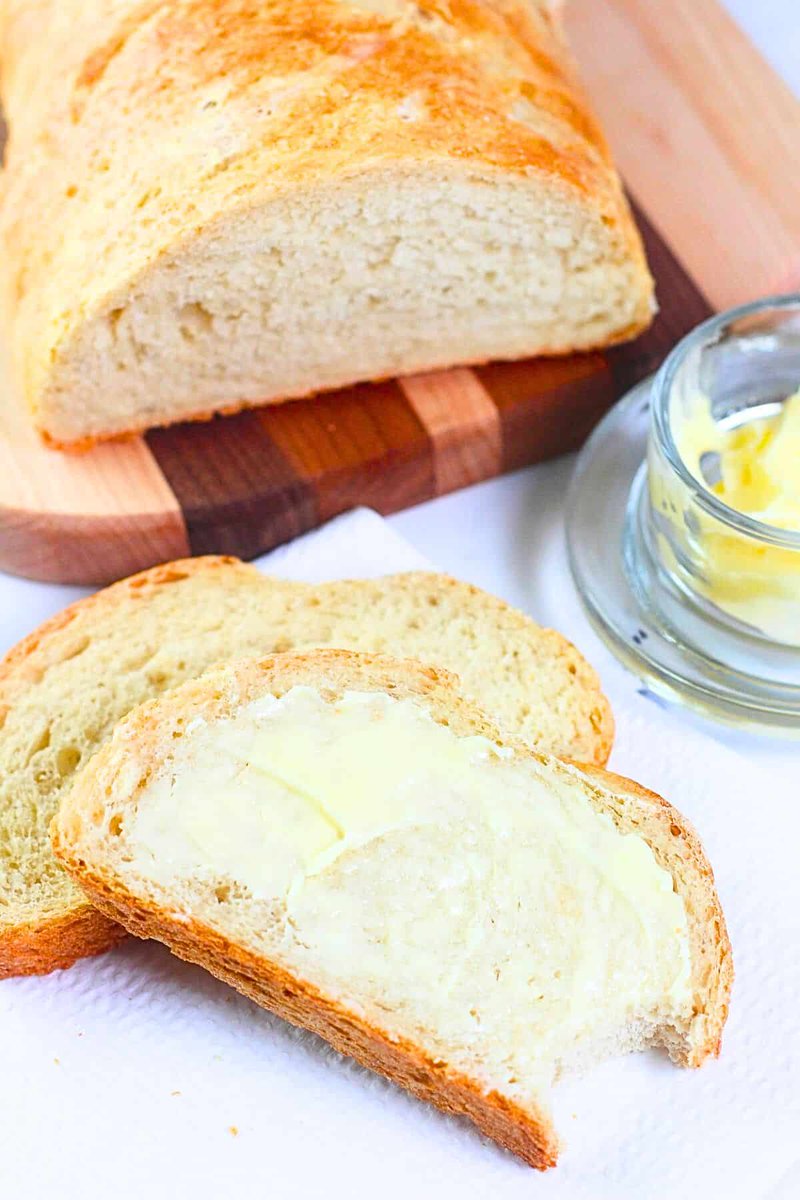 TroySoprano's tweet image. You've got a nice loaf of Italian bread... Are you buttering or dipping in olive oil? #BreadPosting