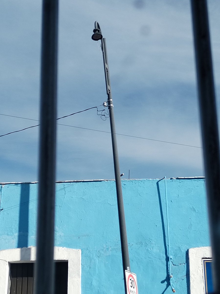 ChAyOsTaR's tweet photo. @ClementeGomezM @pepechedrauimx @Servicios_Pub @PueblaAyto Ayuda llevo 6 meses reportando la falta de luminaria y Sigue mi petición sin ser atendida😩 poste 22943  en calle 5 sur esq 15 pte a una calle de la ASE.

Se extrañan esos tiempos donde el mismo día las arreglaban  😮‍💨 https://t.co/xB3Y8gW4ng