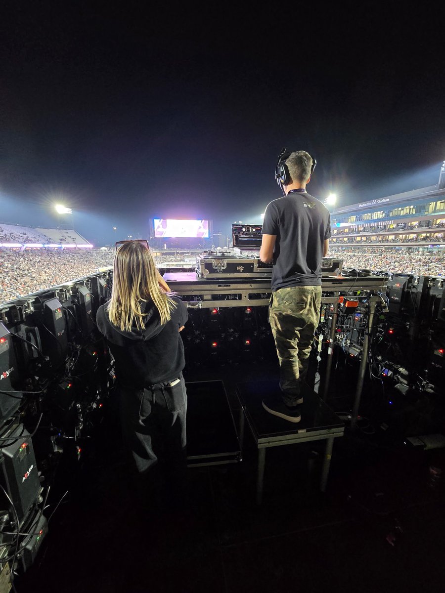 DJKO___'s tweet photo. @SupercrossLIVE Birmingham was lit! https://t.co/pkOThzc6Ua