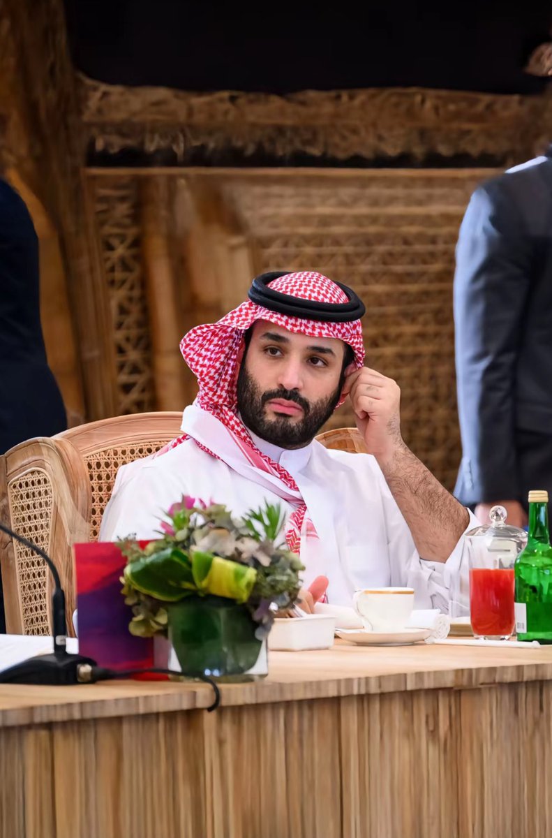 n7vk_'s tweet photo. اللهم في العشر المباركة لاتحني لهم قامة ولا ترد لهم دعاء ولا تجعل في طريقهم متاعب الدنيا اللهم وفقهم وحقق اهدافهم وقوّهم على اعدائك اللهم عز شأنهم وارفع مكانتهم و احفظهم بعينك التي لاتنام 

وطنك الآمن بعد الله بفضلهم ، لاتنسونهم من دعواتكم 🇸🇦 https://t.co/ffrOCwK9uX
