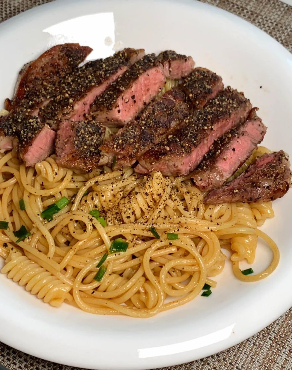 FishmanJim86932's tweet photo. #dinner 
Tonight's dinner is fried noodles and barbecue. https://t.co/5liN6ZJGPy