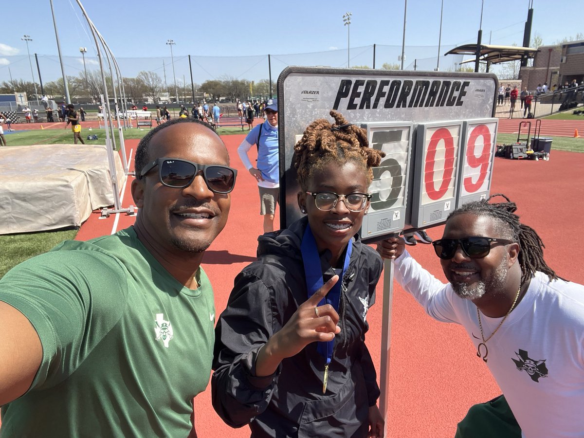 Mesq Poteet XC/TF tweet media