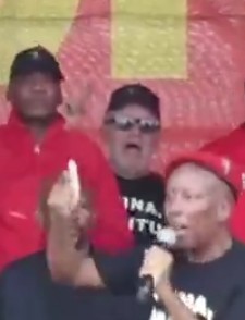 dlrow00's tweet photo. @twatterbaas Who's this white dude 🤣 https://t.co/BtSp4cq2in