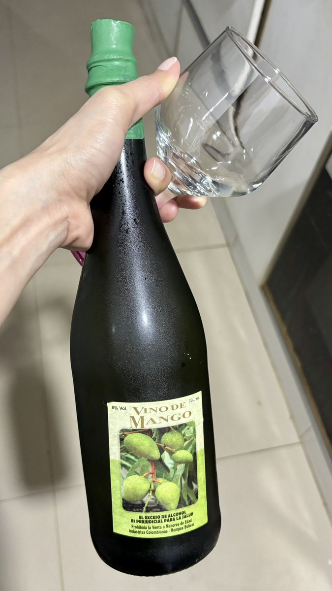 EylynRP's tweet photo. Degustemos uno de mango 🍷 https://t.co/rVBqK33gND