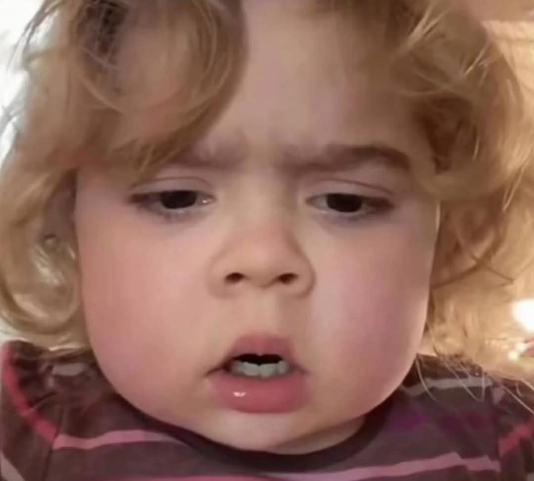 Queshis's tweet photo. Cuando mi hija me pide que me disculpe con ella por haberla regañado porque se portó mal. https://t.co/2VtLmivHHc