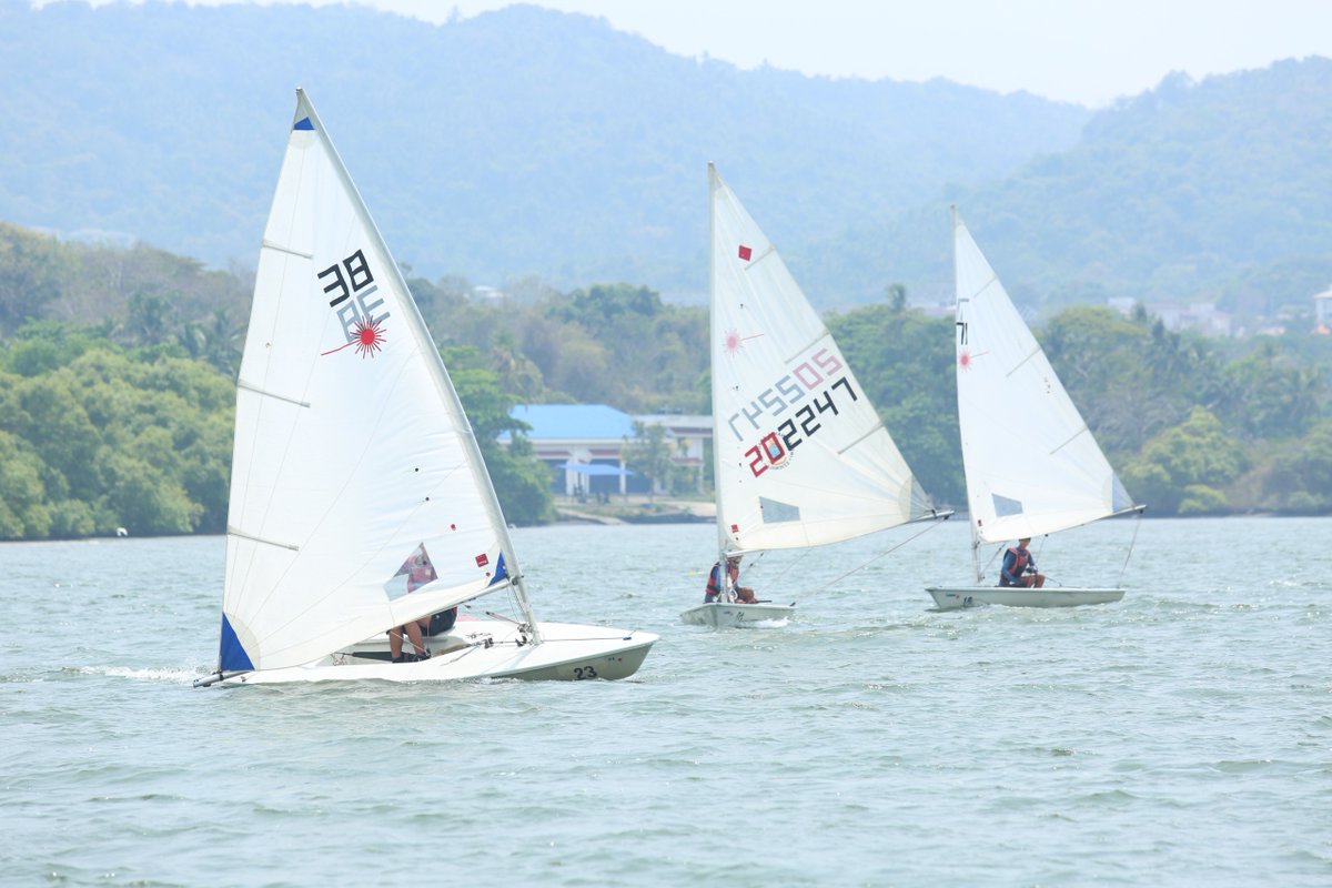 IN_NavalAcademy's tweet photo. ⛵️ Team #INA emerged winners in the Biangular Sailing Regatta (BSR) ST-25, beating #TeamNDA in a thrilling battle of skill and determination in the picturesque Kavayyi backwaters 🌊🏆
VAdm Gurcharan Singh, #ComdtNDA and VAdm Praveen Nair #ComdtINA felicitated the winners and presented the championship trophy to #INA.
@indiannavy
@IN_HQSNC
@DefencePROkochi