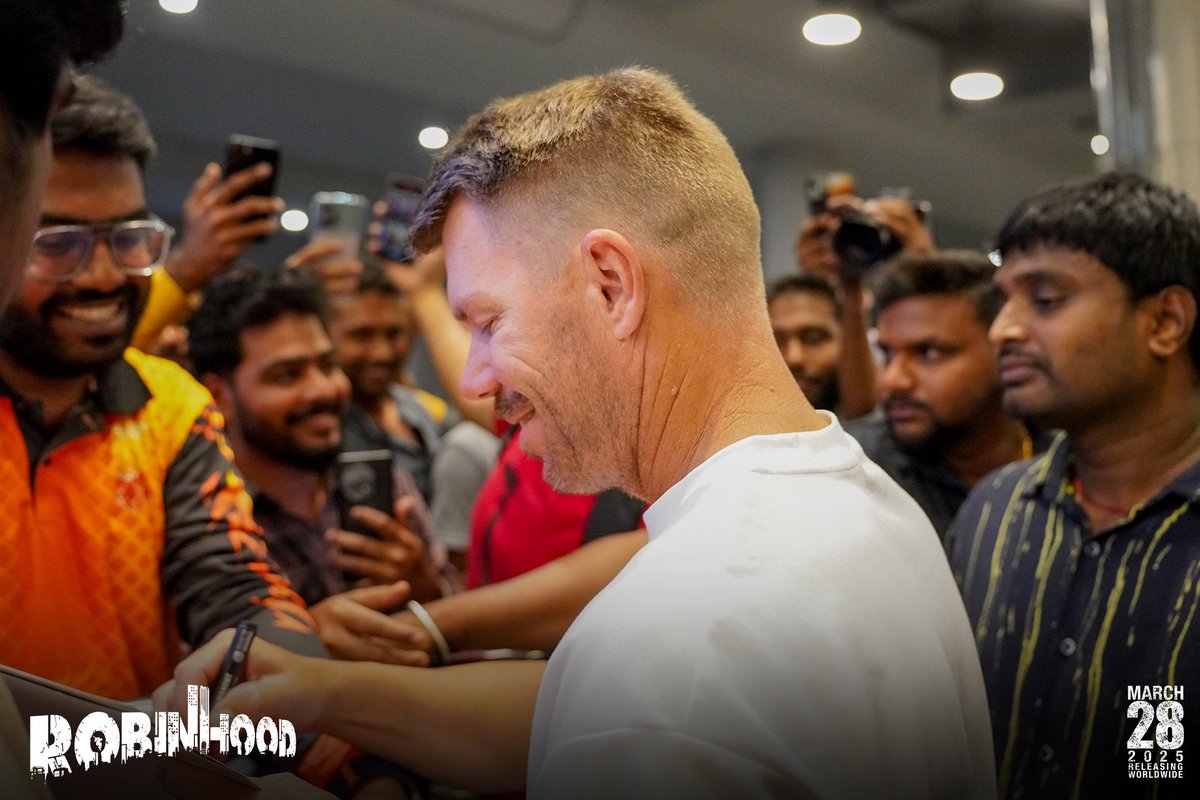 David Warner Trends™ tweet media