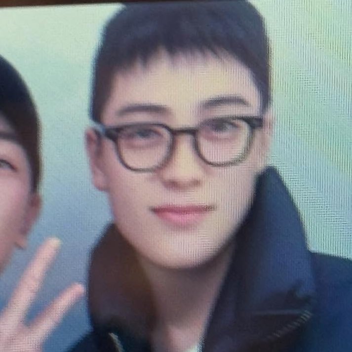 안경 너무 좋다 .............