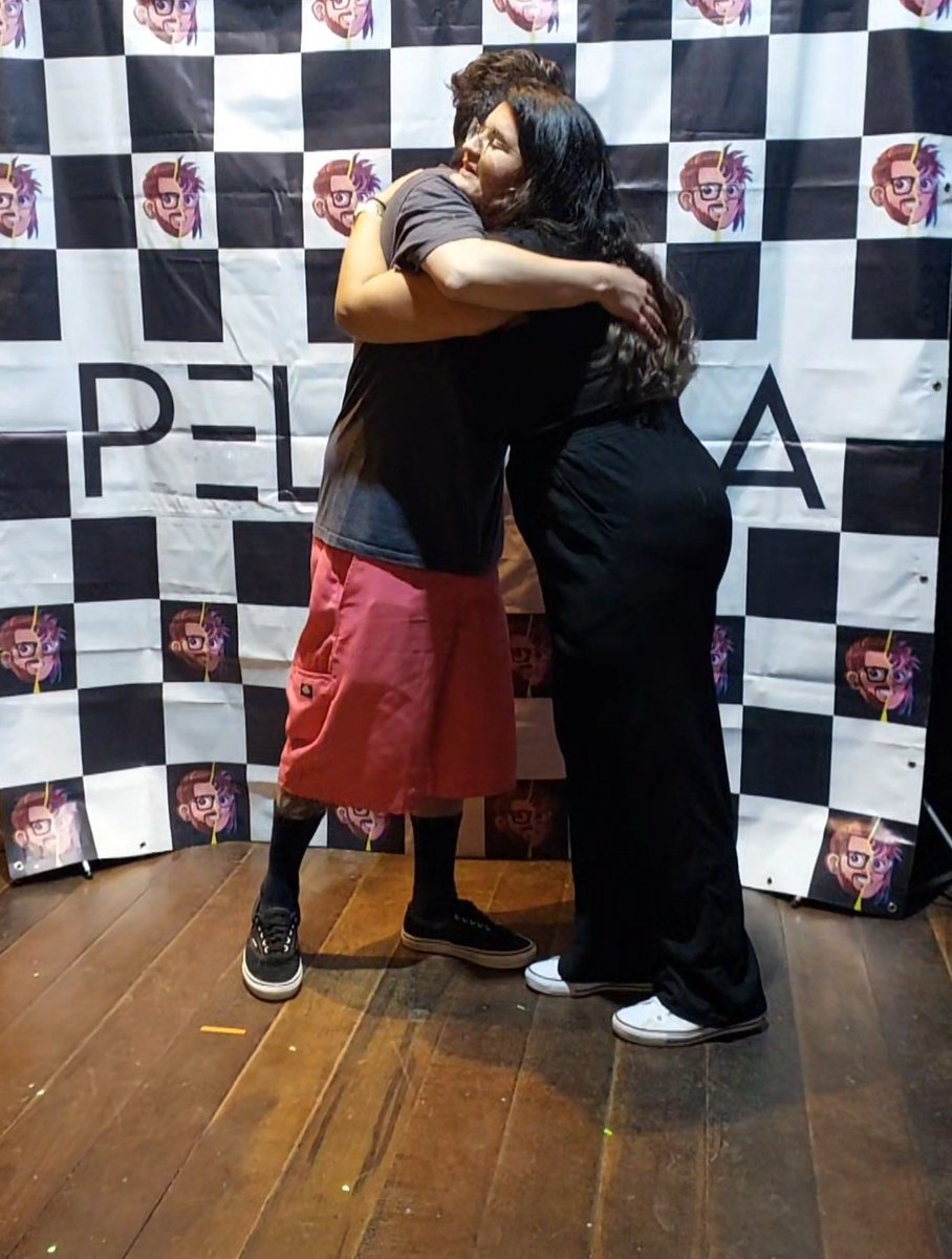 Nunca vou saber explicar como é sempre especial te ver, e te ouvir cantar! É sempre como a primeira vez. 🥹 Obrigada por tudo, sempre!!! Pra sempre com você. Te amo demaaaaais, pra sempre! <a href="/pelanza/">Pe Lanza</a> 🧡