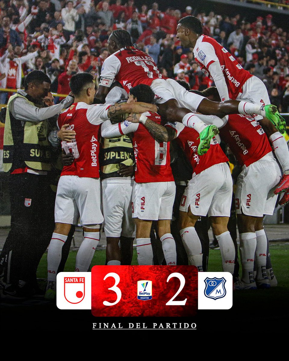 ⏱ 90'+7 ¡Como debe ser 🫢!Bogotá siempre es más linda teñida de rojo y blanco 😍.

Santa Fe 3⃣-2️⃣ Millonarios

#VamosSantaFe 🇲🇨
