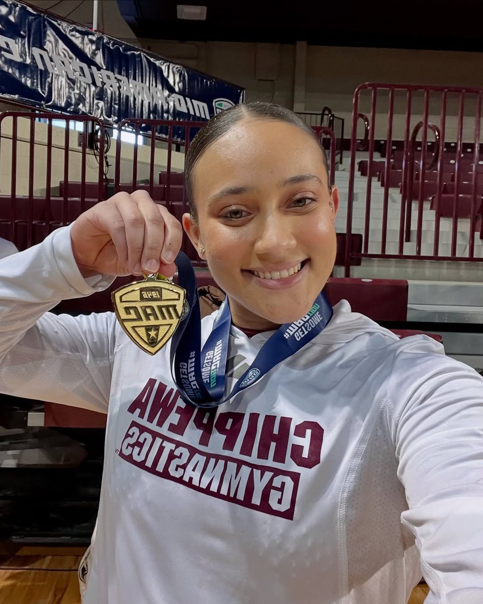 tdmascrc's tweet photo. La costarricense Luciana Alvarado fue nombrada gimnasta del año ¡Gigante! https://t.co/lhIRio30vX