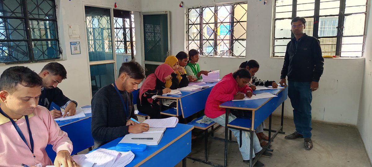 ICApithoria's tweet image. Rashtriya Computer Prashikshan Pariyojna (RCPP 401) at Indian Computer Academy, Pithoria, empowers students with top-tier computer education, shaping bright futures. Join us today for career growth and success! #RCPP#icapithoria"