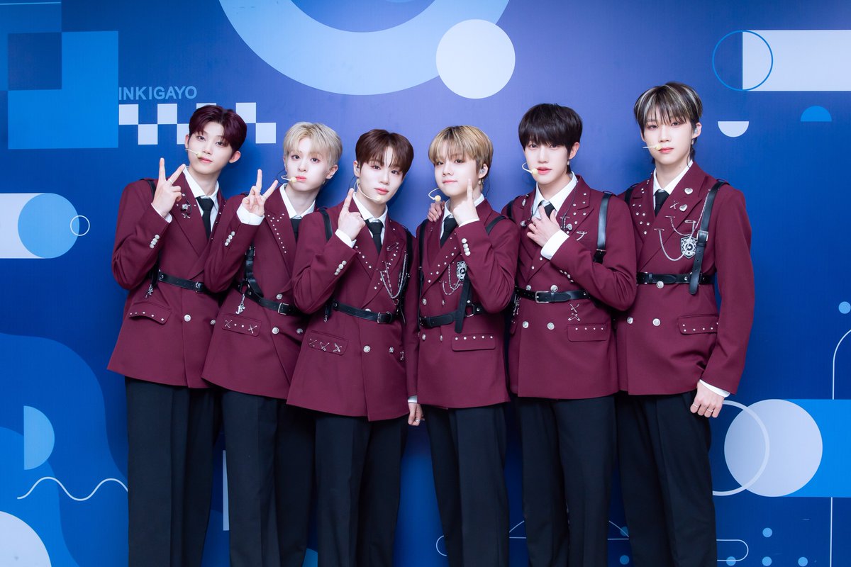 kpop_sbs's tweet photo. [👔] 250316 #착장인가

잠시 후 오후 3시 25분!
#인기가요 에서 만나요❤

#인기가요 #더윈드 #THEWIND #OnlyOne @officialTheWind https://t.co/GaZsW16heD