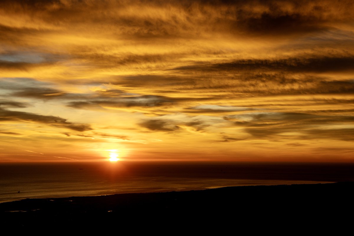 Not a bad sunset... but then again, is there ever such a thing as a bad sunset?