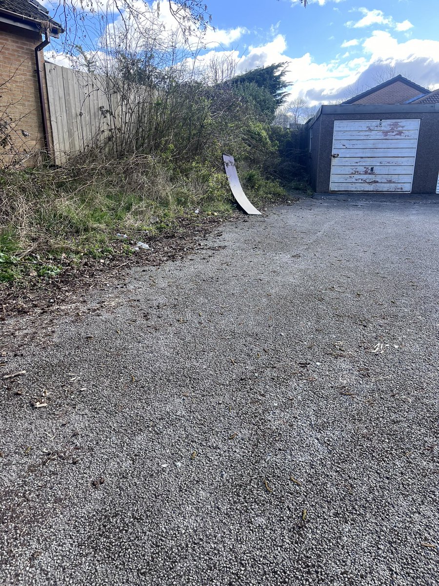 Fly tipping swiftly removed. Please report if spot offenders to <a href="/ChorleyCouncil/">Chorley Council</a> #EavesGreen