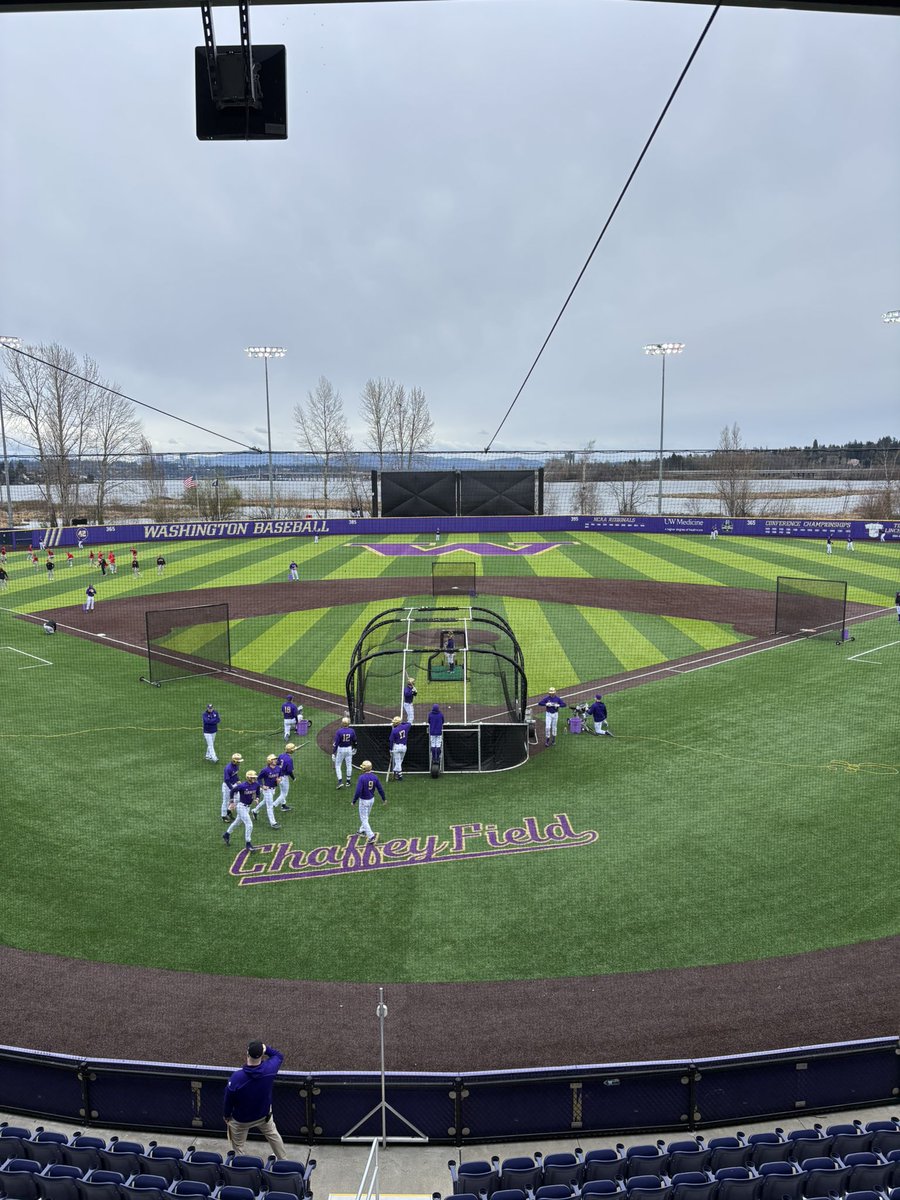 In Seattle to call some UW diamond sports for <a href="/BigTenPlus/">B1G+</a>. Triple header broadcast day for me. Just finished a 
<a href="/UWSoftball/">Washington Softball</a> sweep of Rutgers with <a href="/1010_brooke/">Brooke Nelson</a>.

Now at Husky Ballpark for <a href="/UW_Baseball/">Washington Baseball</a> vs Maryland with <a href="/ScotGladstone/">Scot Gladstone</a>.