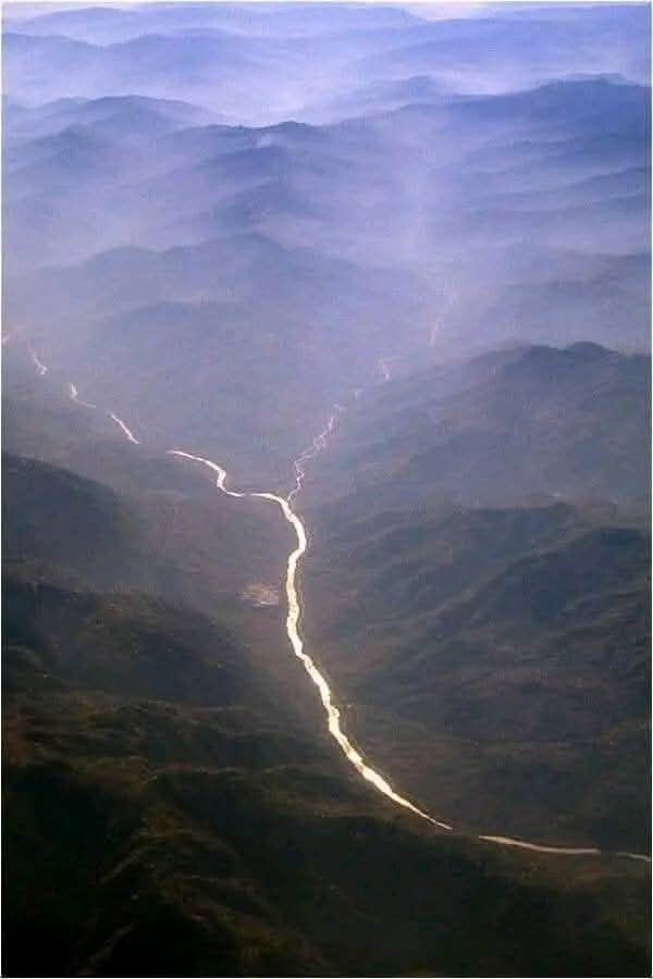 سنڌوءَ جون موجون چانڊوڪي رات ۾ ايئن چمڪنديون آهن جيئن ڪنهن ڪنواريء جا زيور چمڪن.

(ڪالي داس)
#NoMoreCanalsOnIndus
#nomorecanalsonindusriver
#nomorelandgrabbingofsindh