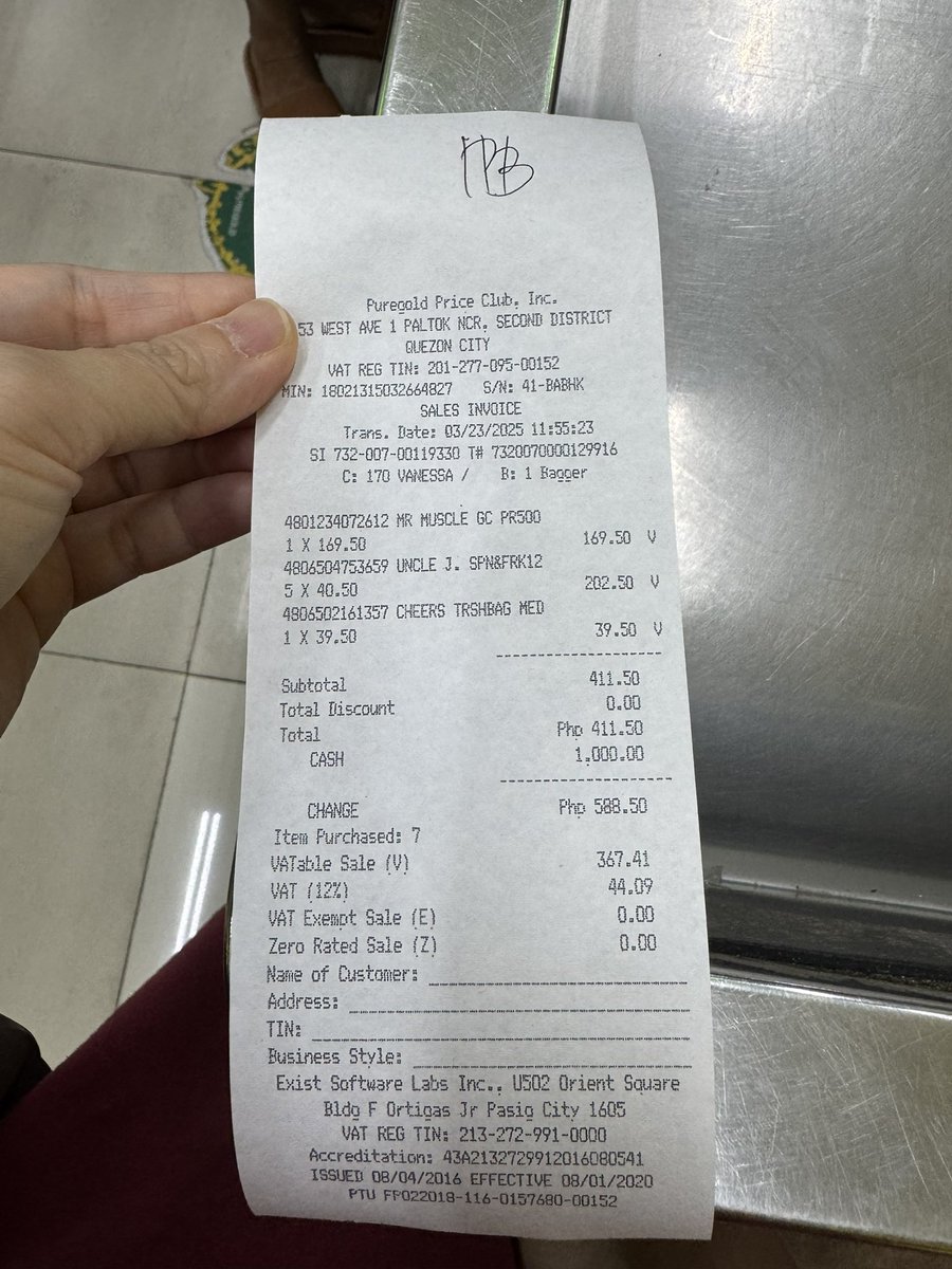 candishhh's tweet photo. Ang laki ng sign THIS ESTABLISHMENT GIVES EXACT CHANGE pero wala parin. 50cents is 50cents. @DtiPhilippines @Puregold_PH https://t.co/tGWVXi4J73