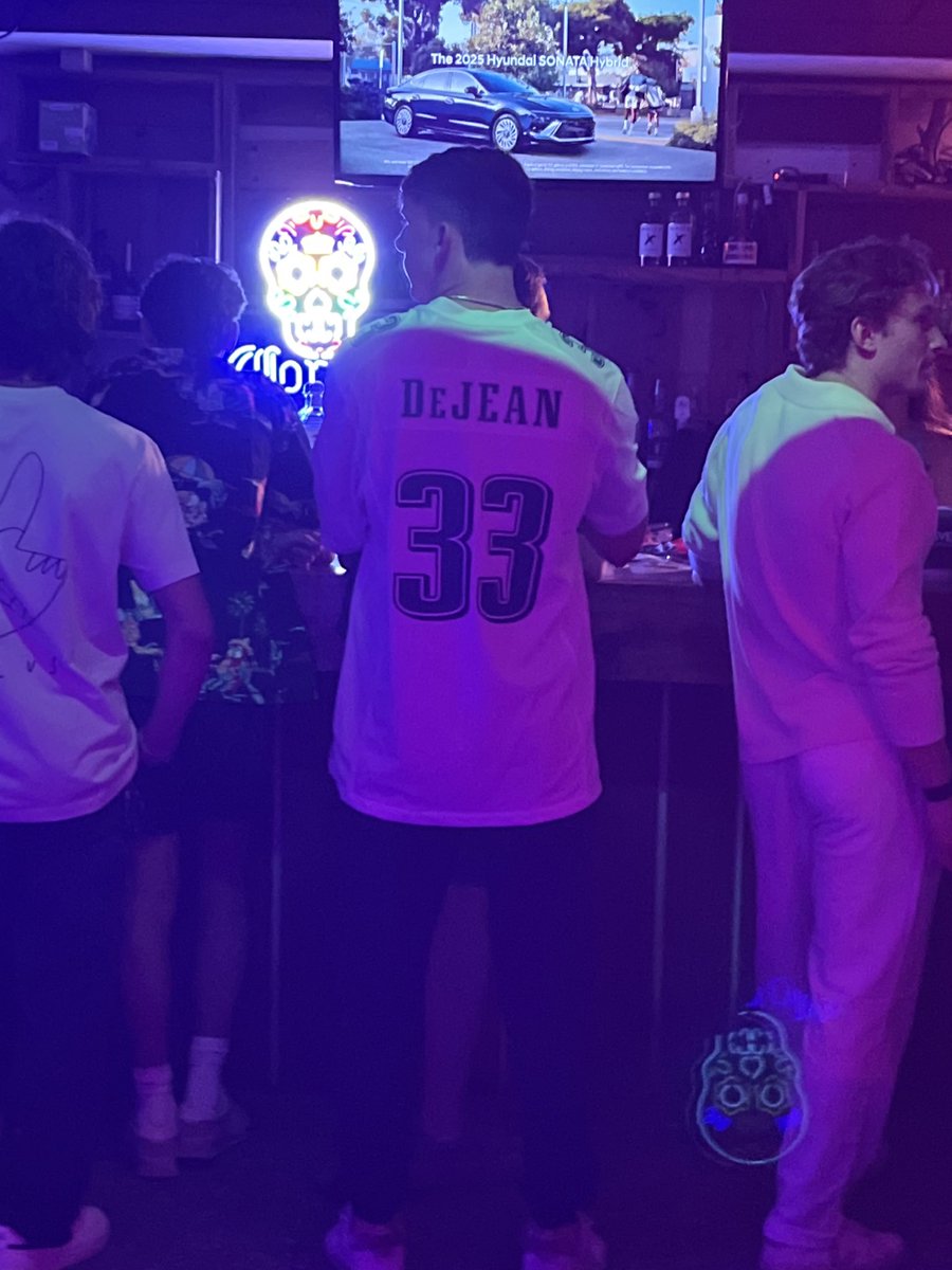 excelgoblin91's tweet image. My gaydar is fucking TINGLING #deflate