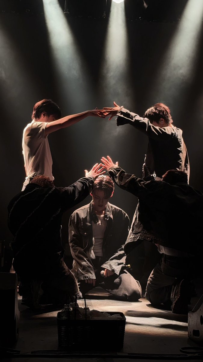 slowly_diving's tweet photo. ACE, a group that never gave up.
This alone is enough for me to trust them and wait for their return as 5, a group of ACE
❤️💙💜🧡💛
#ACEisFOREVER #GoodJobACE #ForeverWithACE https://t.co/ipKiKXU3tH