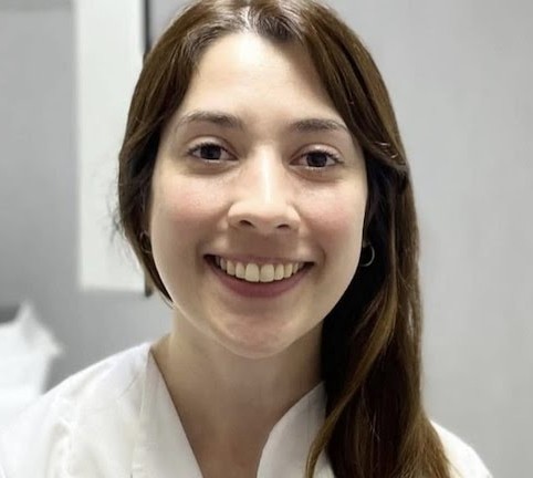 El 8/3 Día de la Mujer, mataron a Noelia Aldana Torres😢en Burzaco, Buenos Aires. Ella tenía 34 vaños, era radióloga. Su vecino César Florenti entró por el balcón, la apuñaló más de 15 veces. El cuerpo estaba en el piso junto a su gato. Pedimos #Justicia!!!. QEPD Noe💜