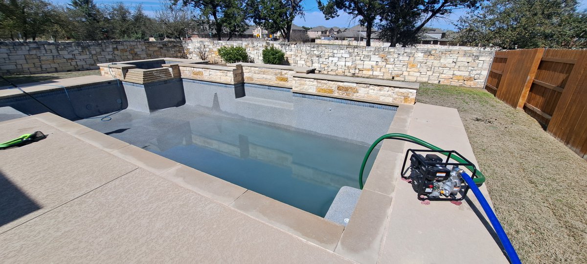AustinPoolTechs's tweet image. Draining a pool at regular intervals is not an arbitrary task but a proactive measure to address several operational and safety concerns:
* Water Quality Management - Mainly CYA &amp;amp; TDS
* Equipment Longevity
* Aesthetic and Customer Appeal
Proposed Schedule
Based on industry…