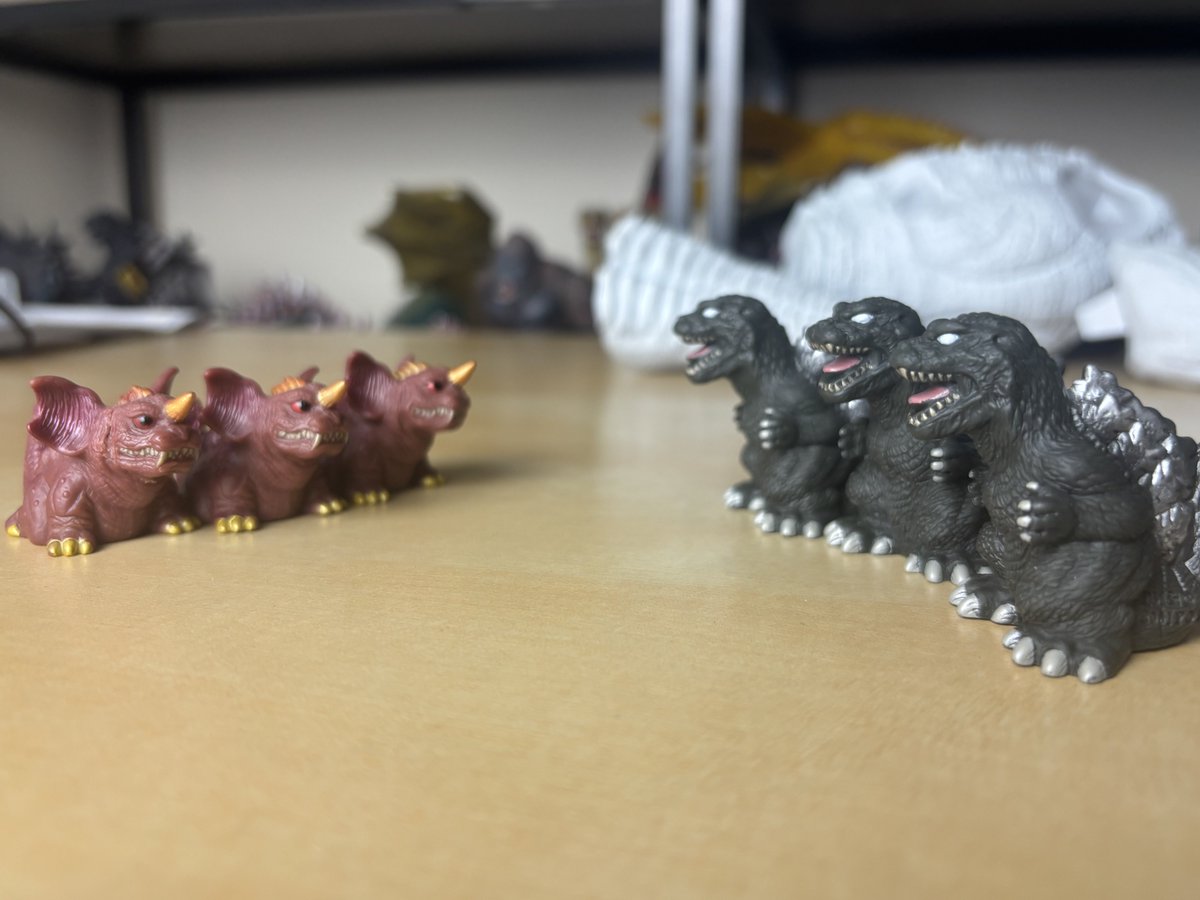 epictoxie's tweet photo. GMK Baragon Finger Puppet opts out and ceases preparation for Beef of the Century 3.

"I just don't agree with the ideals anymore, I want a peaceful resolution for my people, without bloodshed." https://t.co/neSGwisKiA