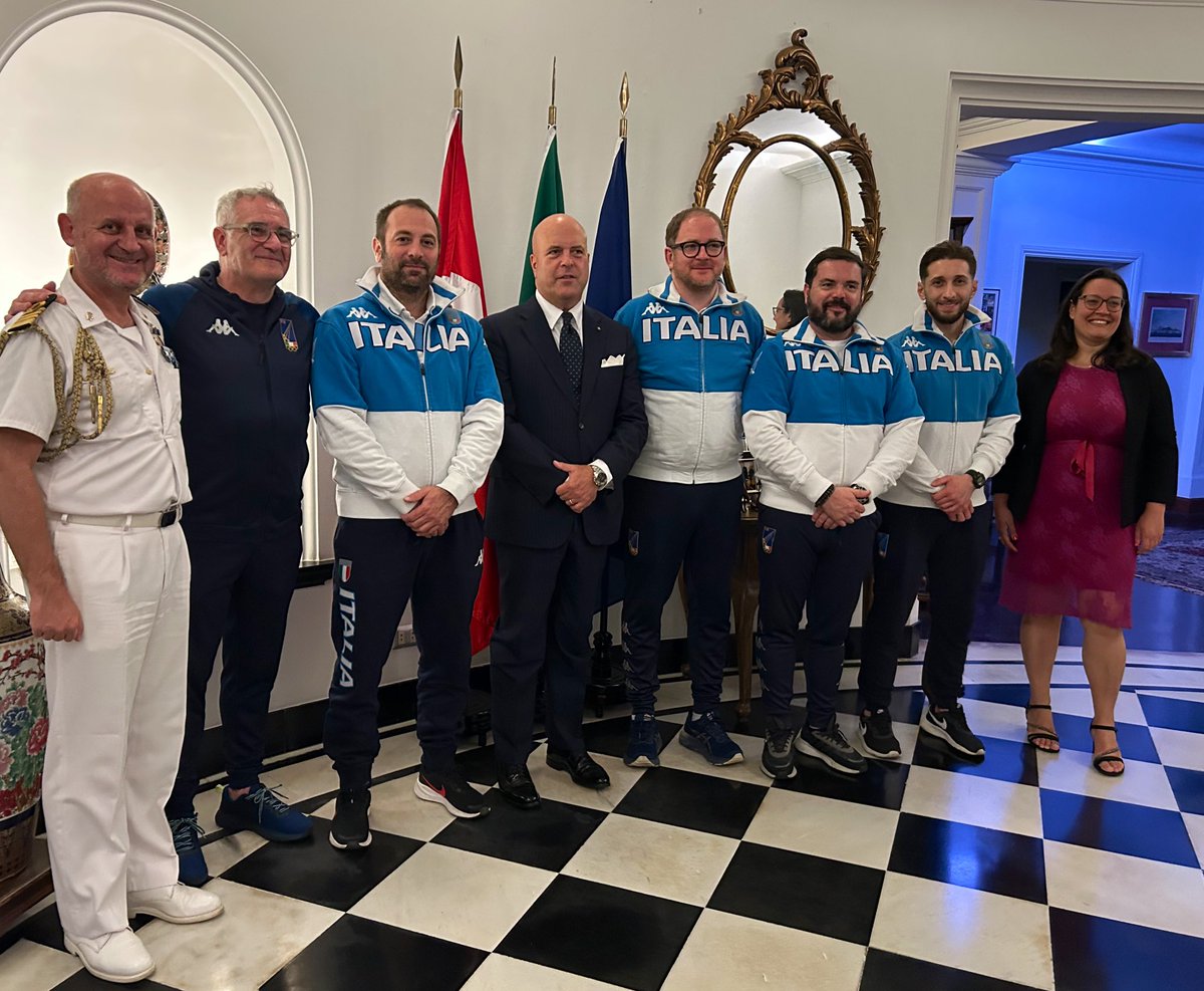 Italy in Perú (@italyinperu) on Twitter photo 🇮🇹✨ La Federazione Italiana Scherma vola a Lima e incontra l'Amb. <a href="/massi_mazzanti/">Massimiliano Mazzanti</a> in residenza ✨🇵🇪
Inizia il Grand Prix di Fioretto #Lima e la nostra delegazione è pronta a dare il massimo portando in pedana il talento e la passione che ci contraddistinguono.
Forza Azzurri! 💙 🇮🇹✨ La Federazione Italiana Scherma vola a Lima e incontra l'Amb. <a href="/massi_mazzanti/">Massimiliano Mazzanti</a> in residenza ✨🇵🇪
Inizia il Grand Prix di Fioretto #Lima e la nostra delegazione è pronta a dare il massimo portando in pedana il talento e la passione che ci contraddistinguono.
Forza Azzurri! 💙