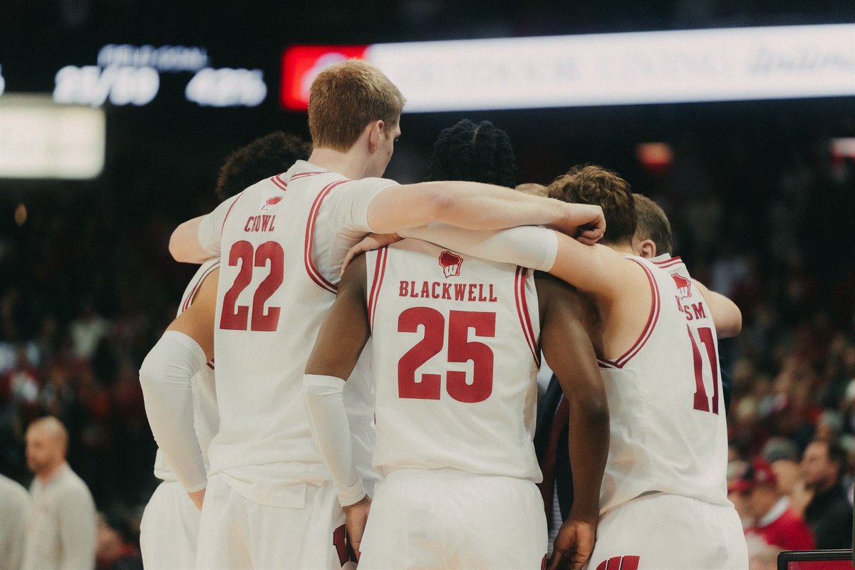 _Johnblackwell1's tweet image. My brothas 4L! Wouldn’t want to go to war with anyone else! Appreciate the upperclassmen for everything ❤️❤️ We going to bounce back!🙏🏾