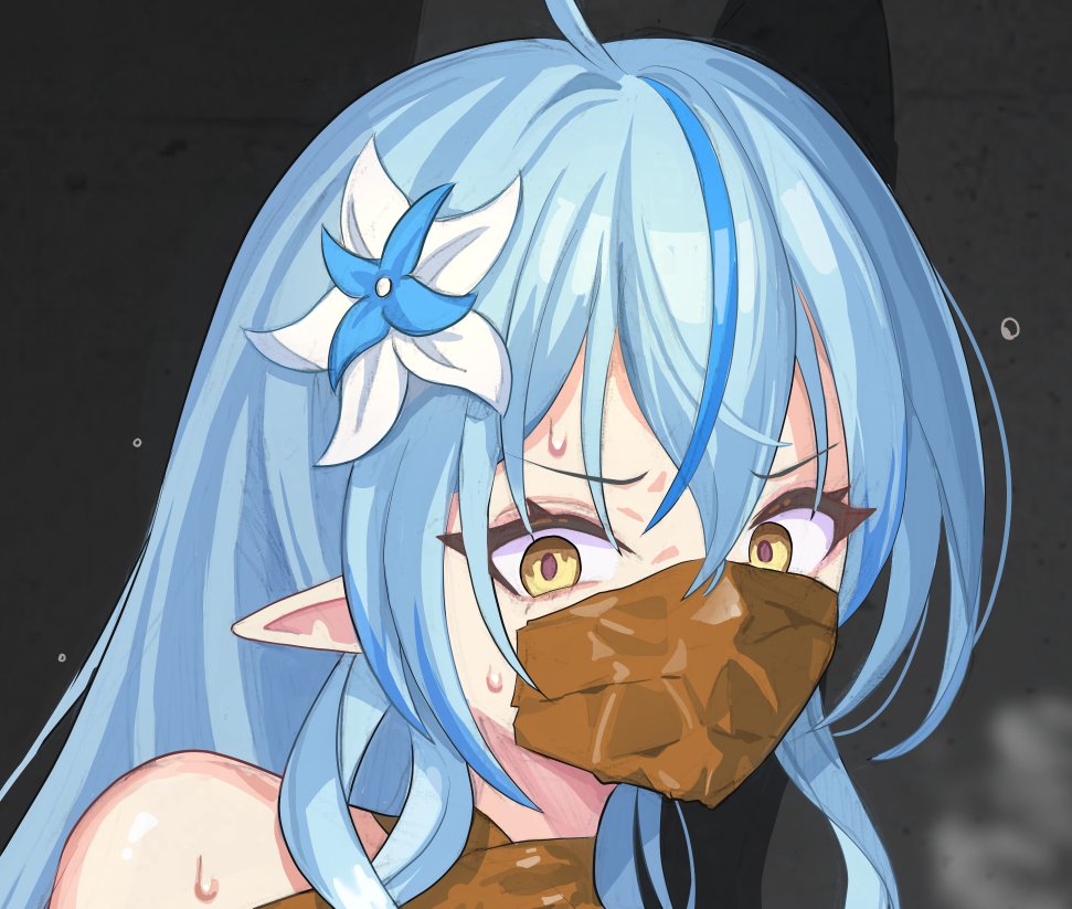 ガムテープ巻かれてる雪花ラ○ィ（ホ○ライブ）

フルサイズ・差分４枚
raftetram.fanbox.cc/posts/9585671