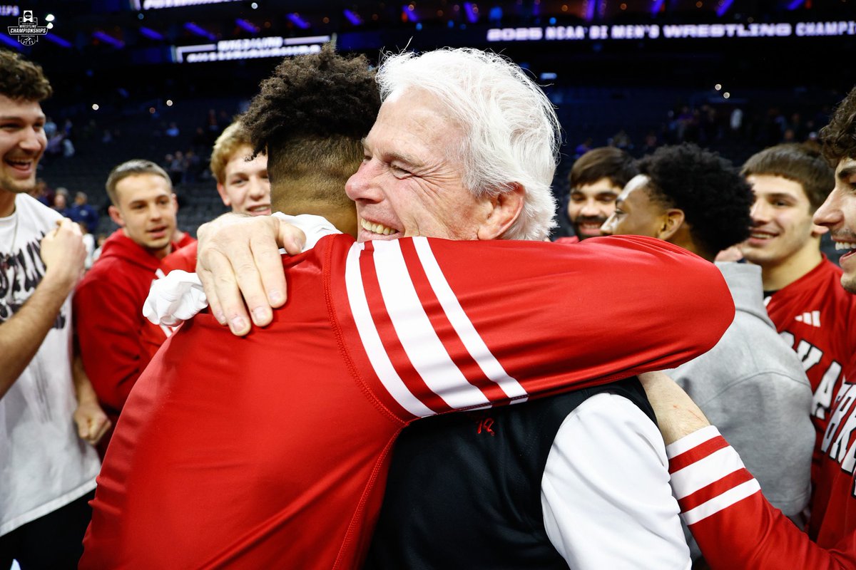 NCAAWrestling's tweet image. 2025 NCAA Tournament Coach of the Year, Mark Manning 💥
#NCAAWrestling x @HuskerWrestling