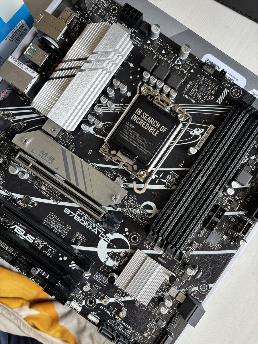 KTR_FUKUOKA's tweet photo. マザーボード
#ASUS #B760 https://t.co/jaSsMbeSq0