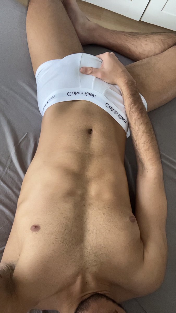 RT en masse pour voir la photo sans le boxer 🥵

#gay #gaynantes #gayfrance #gaybulge #gayunderwear #gayabs