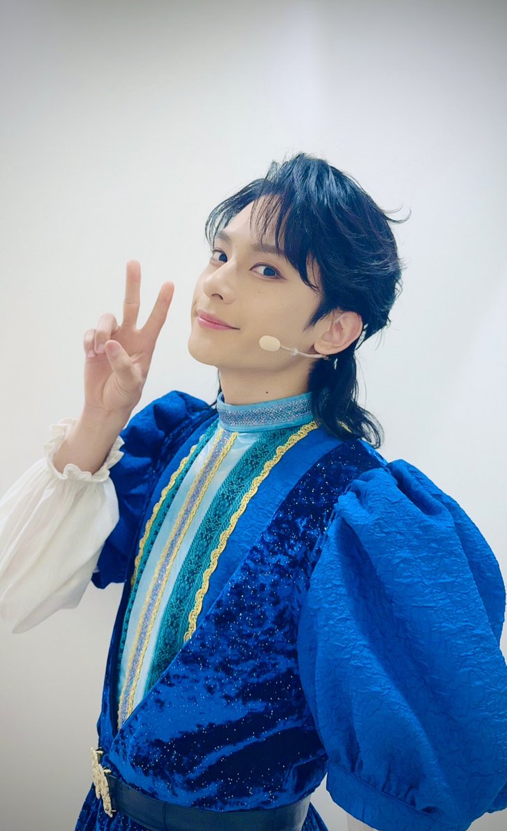hashimotoshohey's tweet photo. ミュージカル「インサイド・ウィリアム」
本日、千穐楽を迎えました。

これまでご声援くださった皆様
誠に有難う御座いました。

照明が消えても皆様と僕らの記憶の中で
生き続ける作品

そんな名作と出会えた事
心から光栄に思います。

またどこかで上演されることを願って

 #インサイドウィリアム https://t.co/5crlSvcJn3