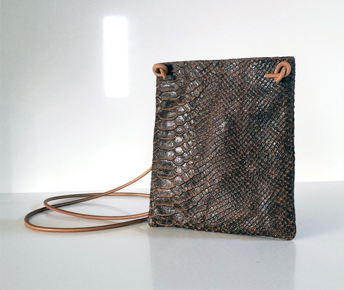 Judtlv's tweet image. 30% off limited time only - #minipurse is a #fashiontrend BUT can be the most useful item for your every day, made with #pythonleather emboss, minimalist leather cord strap etsy.me/4gRbz7m via @Etsy