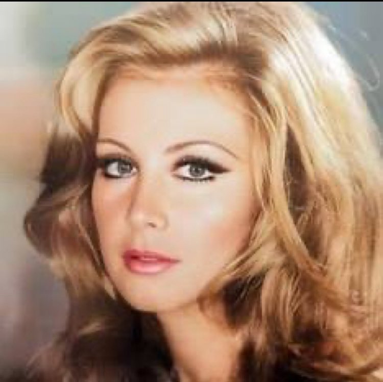 Güle güle, Filiz Hanım, mekanın cennet olsun. Gönlümün dört yoncası  🍀 #fatmagirik #türkanşoray #filizakın #gülşenbubikoğlu