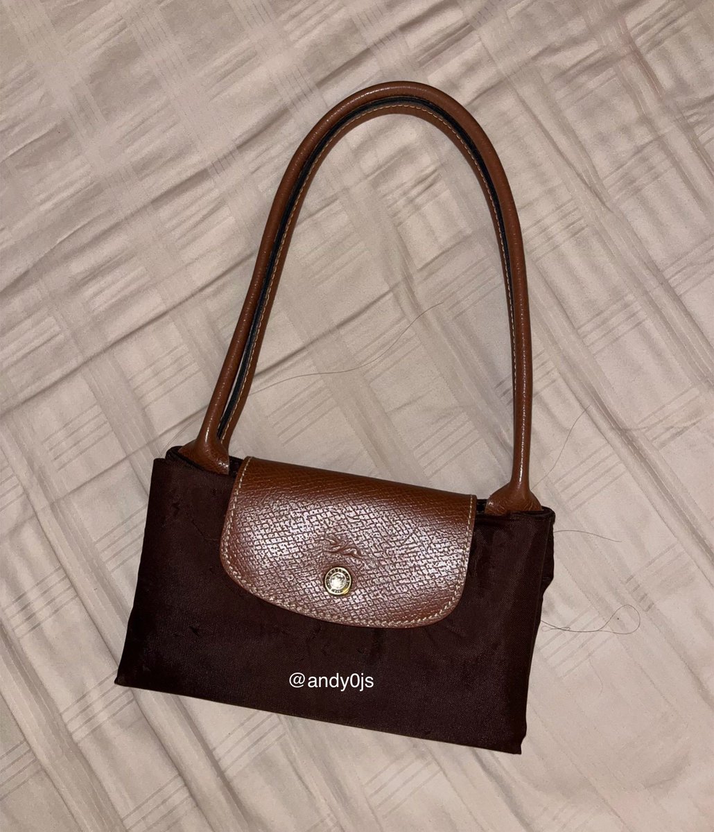 andy0js's tweet photo. ส่งต่อ longchamp s long (m)👜 ‘แท้’
สีน้ำตาล ebony ยอดฮิต
- ตำหนิพอง หูยังแข็งแรง เพิ่มเติมใต้โพสต์
สนใจค่อยทักนะคะ🤏🏻

price: 800฿ พร้อมโอนส่งฟรี✨ (งดต่อ)

#longchampส่งต่อ #longchampพร้อมส่ง 
#ส่งต่อกระเป๋า #ส่งต่อlongchampแท้ #longchampthailand #longchampth #ส่งต่อlongchamp https://t.co/BZbM9FpRN3