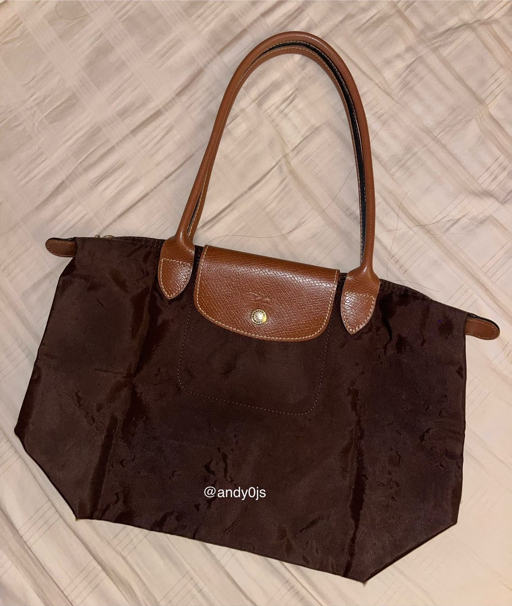 andy0js's tweet photo. ส่งต่อ longchamp s long (m)👜 ‘แท้’
สีน้ำตาล ebony ยอดฮิต
- ตำหนิพอง หูยังแข็งแรง เพิ่มเติมใต้โพสต์
สนใจค่อยทักนะคะ🤏🏻

price: 800฿ พร้อมโอนส่งฟรี✨ (งดต่อ)

#longchampส่งต่อ #longchampพร้อมส่ง 
#ส่งต่อกระเป๋า #ส่งต่อlongchampแท้ #longchampthailand #longchampth #ส่งต่อlongchamp https://t.co/BZbM9FpRN3